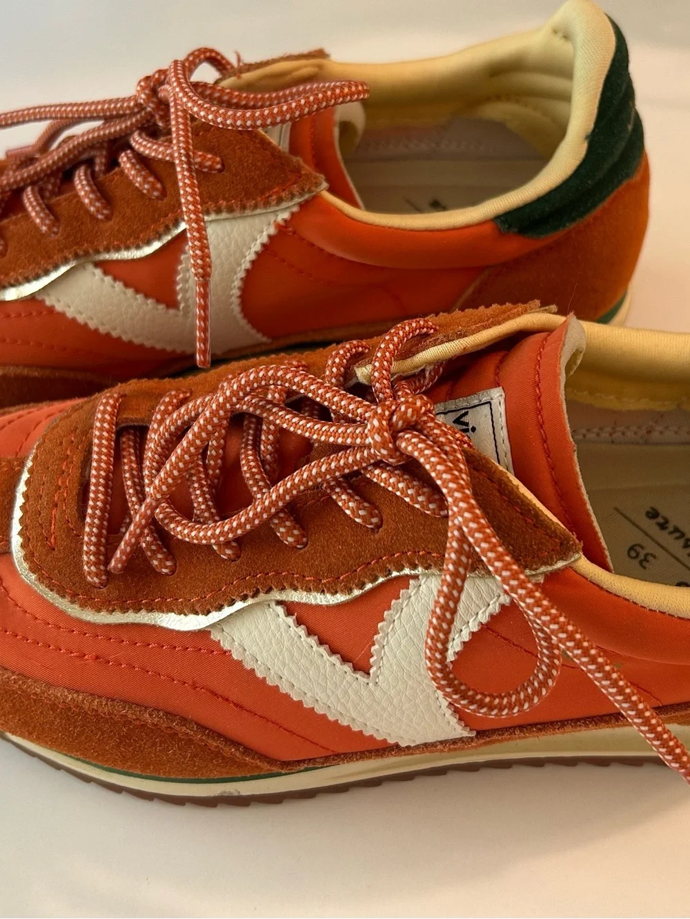 Victoria Saturno Retro Athleisure Trainers-size 39-Spain